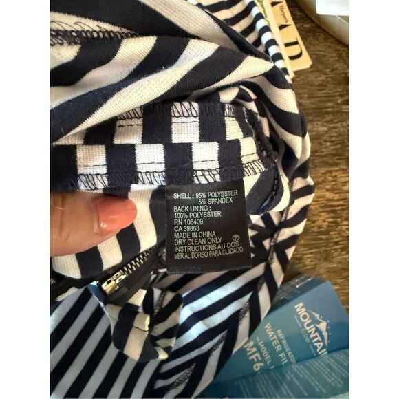 Tahari Navy & White Stripe Peplum Zip Up Origami Collar Jacket Blazer sz 12 NWOT - Picture 9 of 9